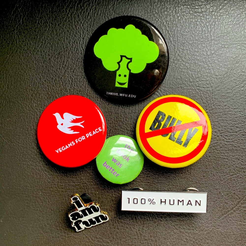 Random Mix Enamel Pinbacks and Buttons - Picture 1 of 3
